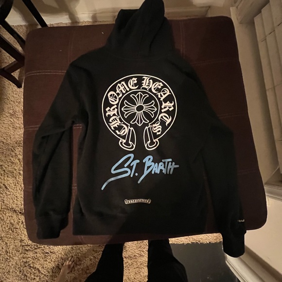 So good I had to share! Check out all the items I'm loving on <a href="/Poshmarkapp/">Poshmark</a> from <a href="/LisaNewToPosh/">Lisa</a> #poshmark #fashion #style #shopmycloset #dyson #stjohncollection #chromehearts: posh.mk/fn6ucJaMwxb