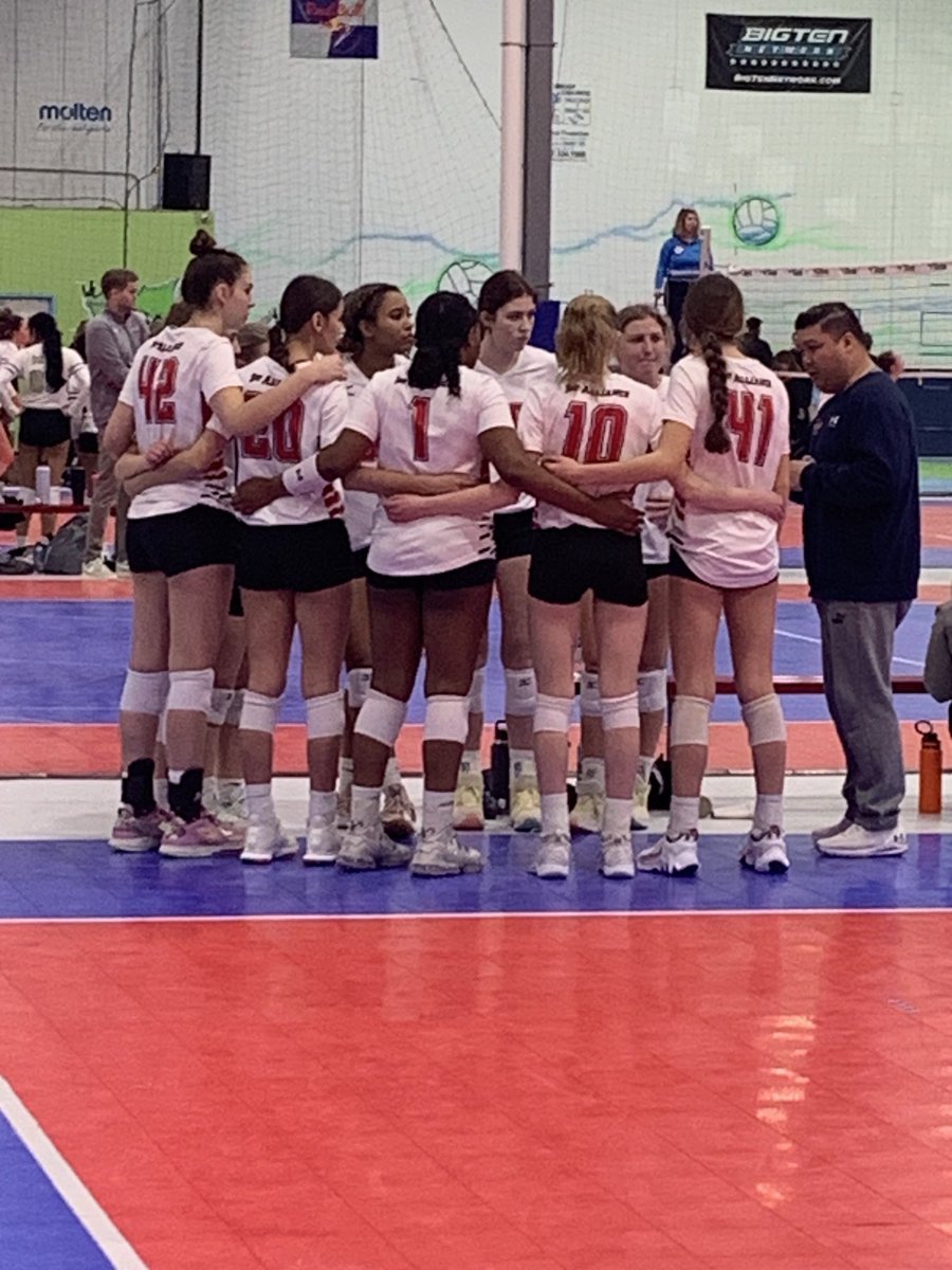 EWheelervb's tweet photo. ⁦@1stAllianceVBC⁩  Let’s go 17 Black! #PresidentsDay #StLouisClassic #volleyball https://t.co/ZyJMNzVjVP