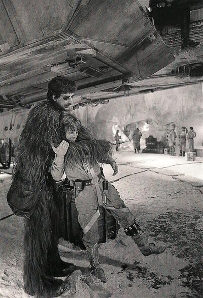 RT @SWArchival: Peter Mayhew and Mark Hamill on the set of the Empire Strikes Back https://t.co/sQlFfEw3kT