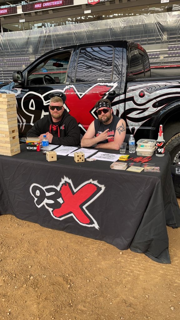 StevenLiebhard's tweet photo. #MonsterJam #93xrocks #Brotherhood https://t.co/GAxUHKjpdB