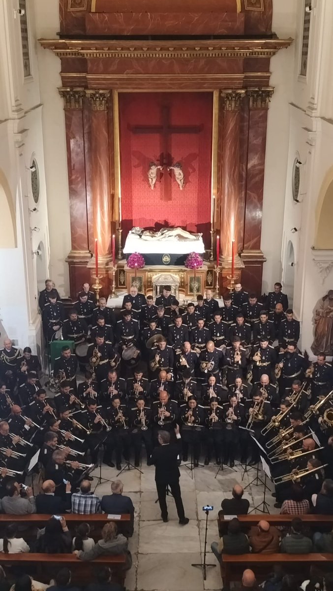 StoEntierro_Sev's tweet photo. ⚫ CICLO DE CONCIERTOS

Turno hoy en este ciclo de conciertos de la Sección musical de @LosGitanosSM que nos brinda un magnífico concierto a los pies del Cristo Yacente https://t.co/VWcXkden17