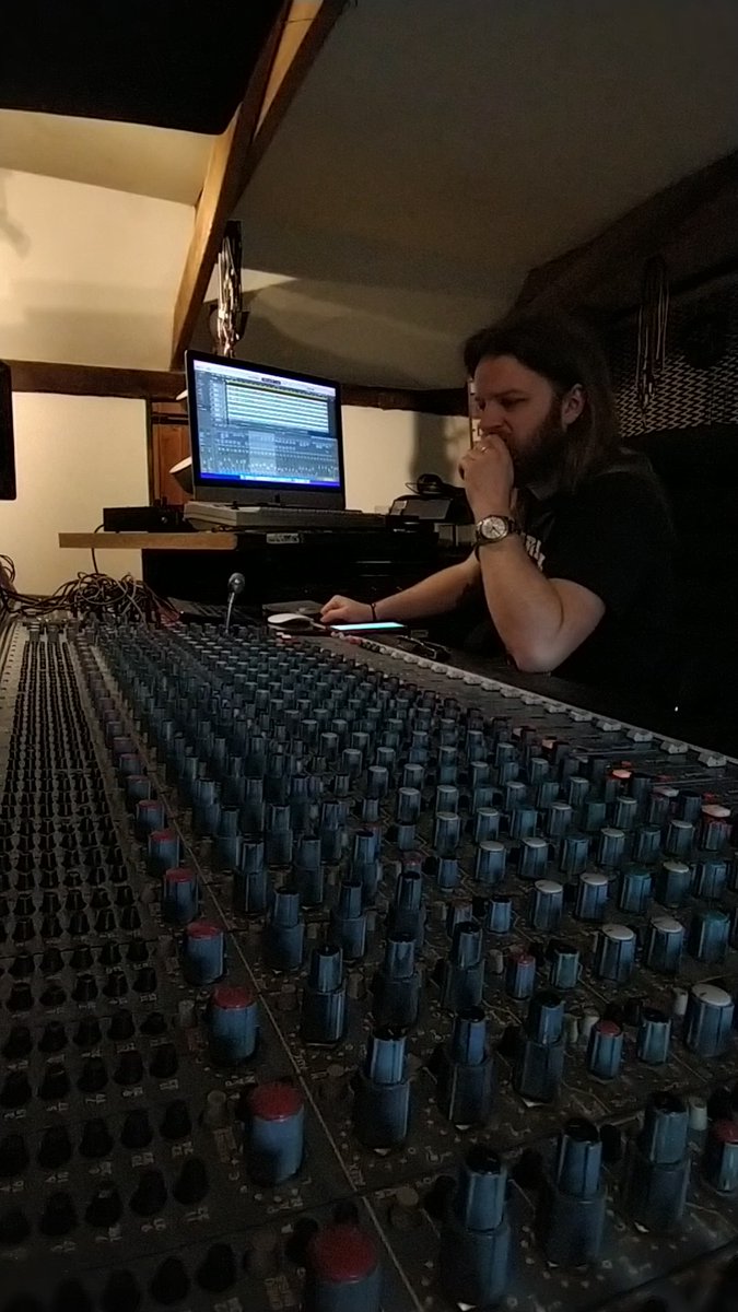 It's hard work trying to get the mixes juuuust right!
🤘🎛️🎚️🤙

#NoSurrender #JackPLyttle #RockNRoll #Mixing #Studio #Engineer #Recording #NewMusic #DeepInThought
