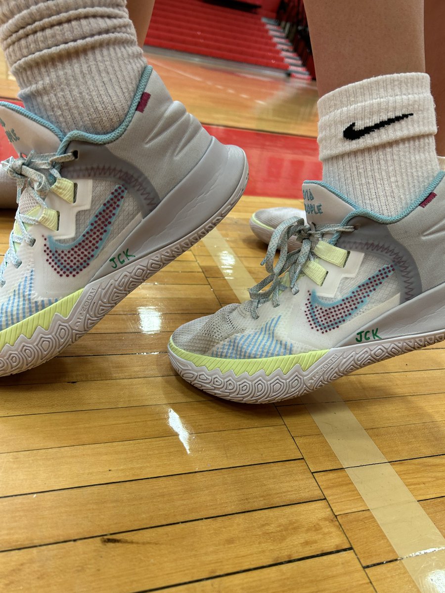 TZ gets the win over a scrappy Brewster team, 68-52. <a href="/ariana_kupi/">Ariana Kupi</a> approaches a triple double with 30p, 8r, 8a. <a href="/KristenPhelan2/">Kristen Phelan</a> added 12p, 4r, 4a and <a href="/isabell62311709/">Isabelle Conway</a> had 9p, 3r, and 2a. 

#HustlePOTD goes to Ariana for a dominant career high and keeping the team together #BTB