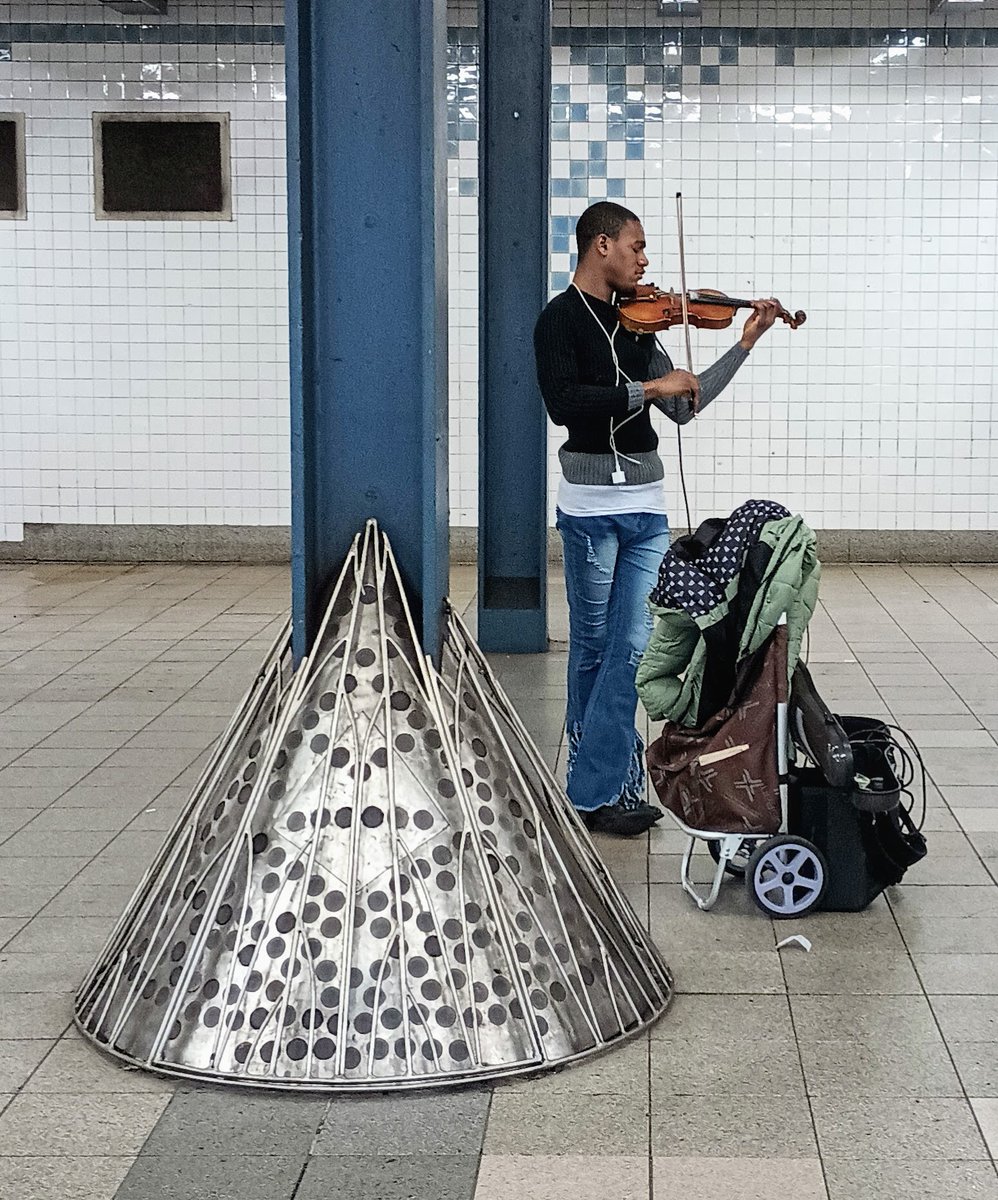 watergatesummer's tweet photo. #StringBliss 💙 #SubwayMusic is returning to #nyc ...#MTA Bleeker street.... hauntingly beautiful...please support our Artists .... https://t.co/MBm9eposgJ