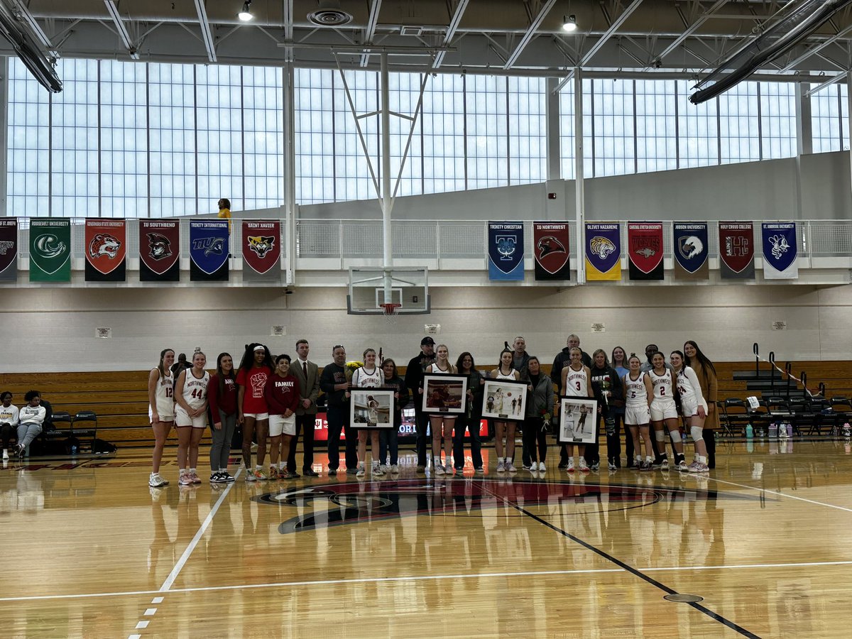 Congrats to <a href="/michaela_1045/">michaela schmidt</a>  <a href="/sarahxmartinn/">sarah martin</a> <a href="/KarliMiller7/">Karli</a> <a href="/sarahxmartinn/">sarah martin</a> on their phenomenal careers here at @IUN_RedHawks. It’s been a joy to watch this group compete throughout their careers. Congrats to the team for finishing the regular season 22-6 under <a href="/jesseford208/">Jesse Ford</a> in his