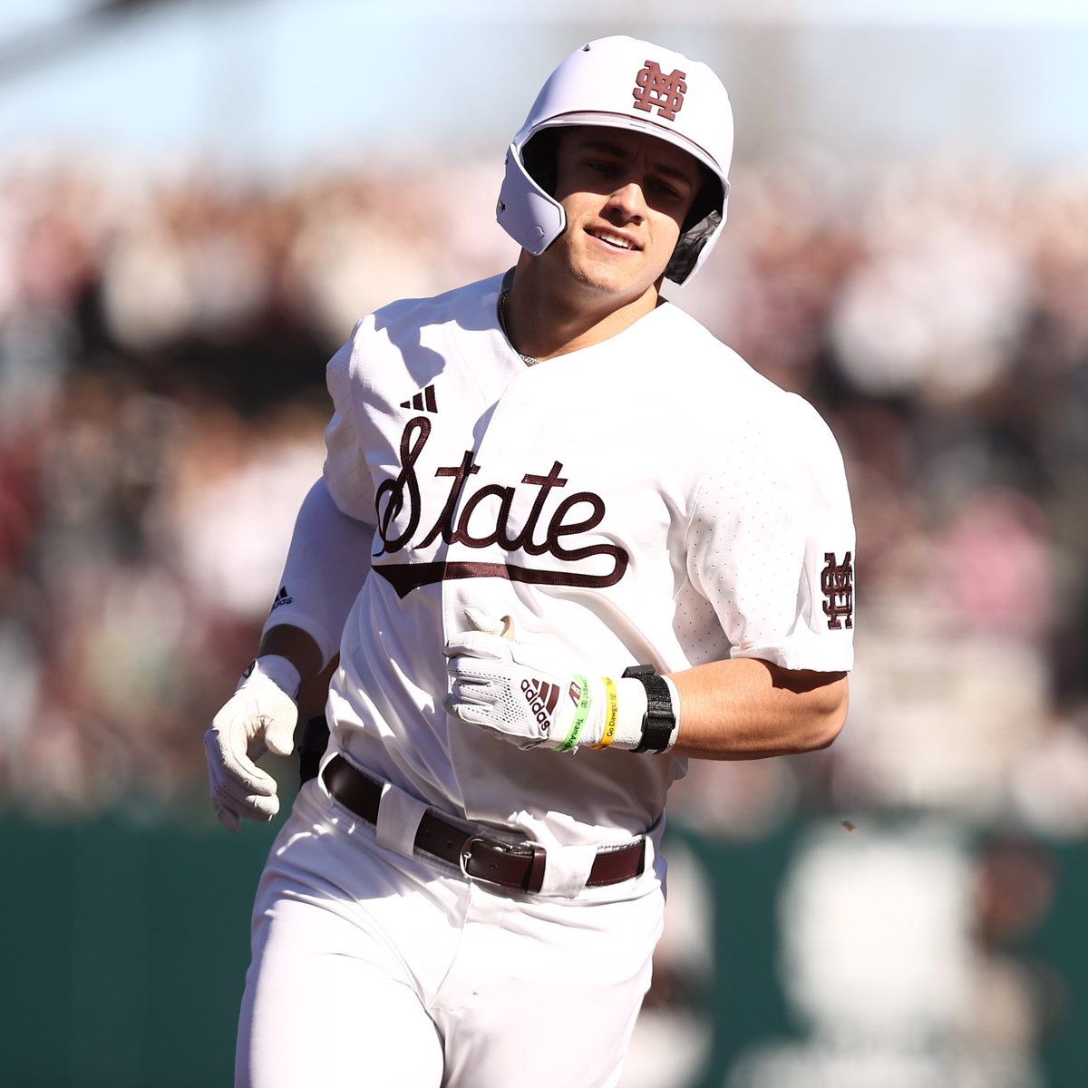 hailstateunis's tweet photo. A great look at today’s 𝙉𝙀𝙒 look for @HailStateBB:

❄️ 𝙒𝙃𝙄𝙏𝙀 𝙃𝘼𝙏𝙎
❄️ 𝙒𝙃𝙄𝙏𝙀 𝘽𝘼𝙏𝙏𝙉𝙂 𝙃𝙀𝙇𝙈𝙀𝙏𝙎
❄️ 𝙒𝙃𝙄𝙏𝙀 𝙎𝘾𝙍𝙄𝙋𝙏 "𝙎𝙩𝙖𝙩𝙚" 𝙅𝙀𝙍𝙎𝙀𝙔𝙎

📸: @HailStateBB
#HailState🐶⚾️❄️ https://t.co/cNoUMg6RZG