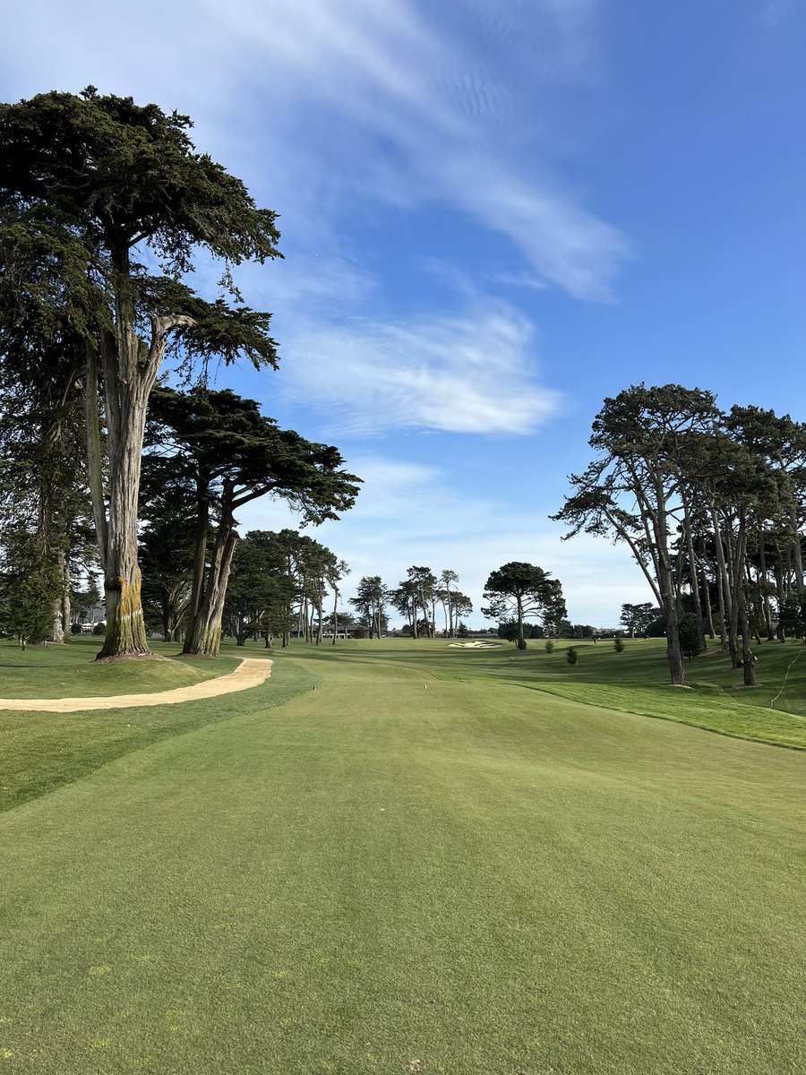 Evangraham8's tweet image. Great courses with great company! #LakeMerced #GreenHills #MackenzieWeekend