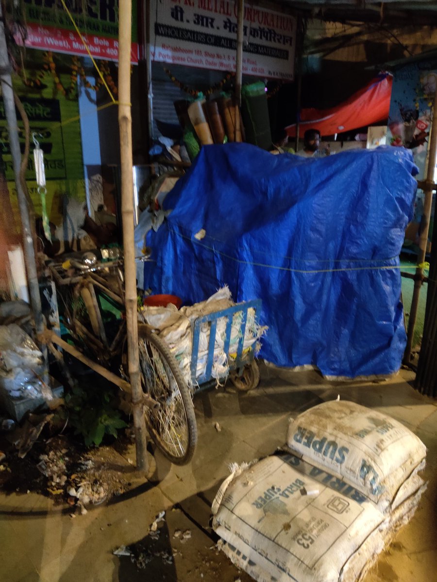 SumitNaik26's tweet photo. @mumbaimatterz @mybmcWardGN  @Mumbai matters can you help here to social BMCs incompetence to act on such shop onwers, since last few months multiple complaints evidences shared but and no action! Election are nearing, i hope we have someone who is competent to act! https://t.co/NPMzi5VGL4
