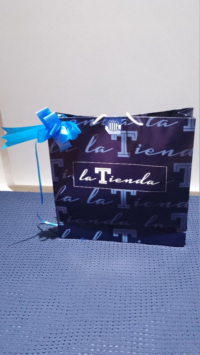 Una bolsa no te puede hacer feliz.
La bolsa : 🤣