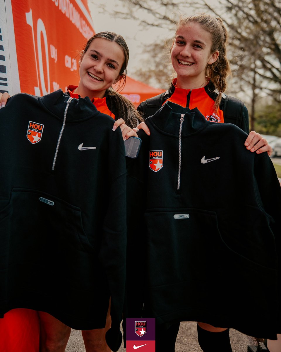 ECNLgirls's tweet photo. Merch at 𝓣𝓱𝓮 𝓩𝓸𝓷𝓮 driven by Continental Tire #ECNLHOU https://t.co/BYutW8LWL3
