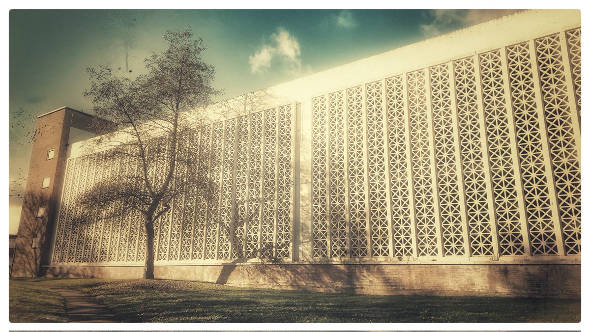 Church car park looking rather retro
#churchcarpark #watford #multistorey #retrolook