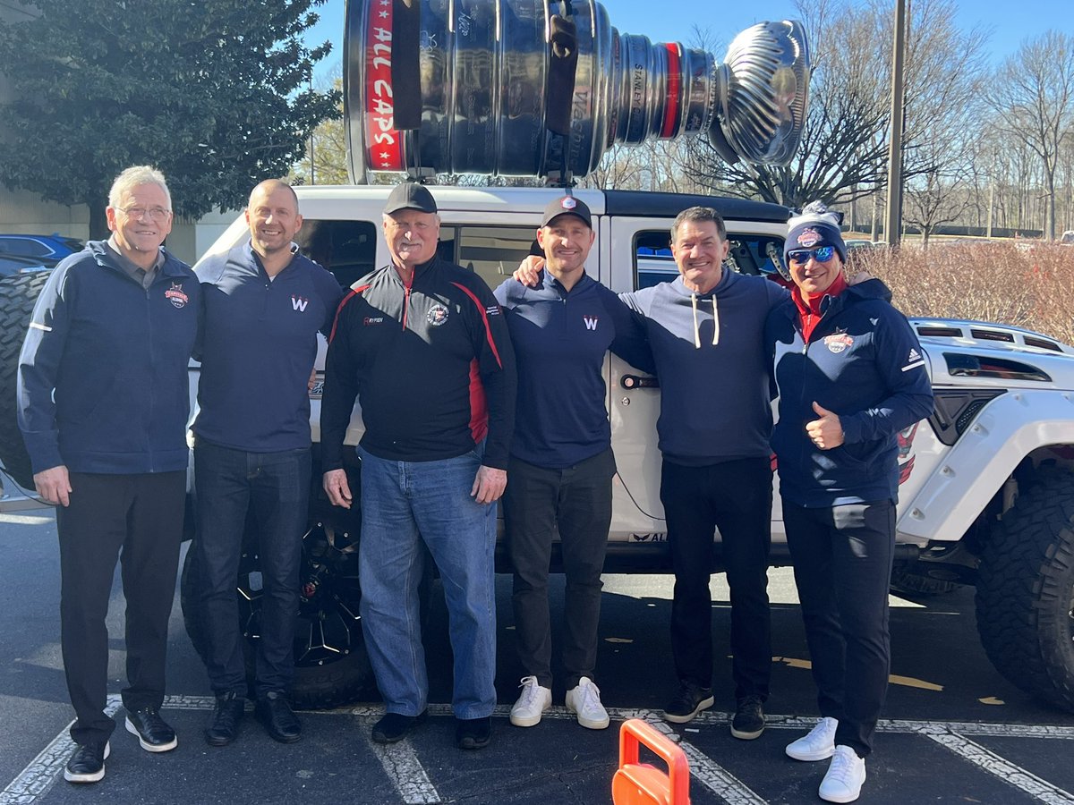 PeterBondra12's tweet photo. Hanging out with my @Capitals friends too! https://t.co/msPrEiEoJV