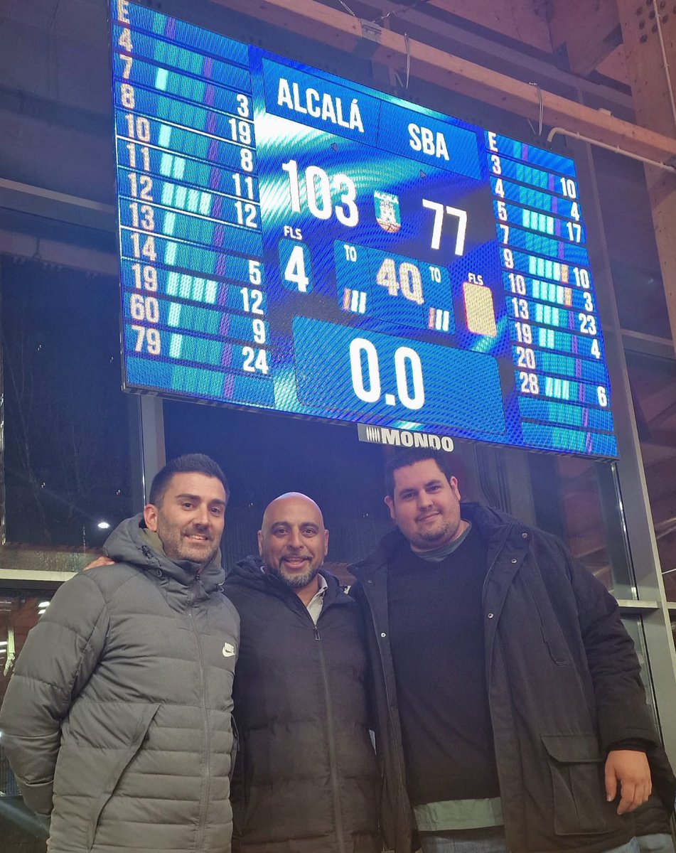 🟠 #AlcaláEsDeporte y nuestro concejal @juliancubilla ha estado este sábado apoyando a los deportistas alcalaínos:

🏸 II Jornada de Bádminton en el Pabellón del @IESAMachado
🏉 Victoria del @clubrugbyalcala
🏊🏻‍♀️ II Jornada de Deporte Infantil en Natación
🏀 Victoria del @cbalcala