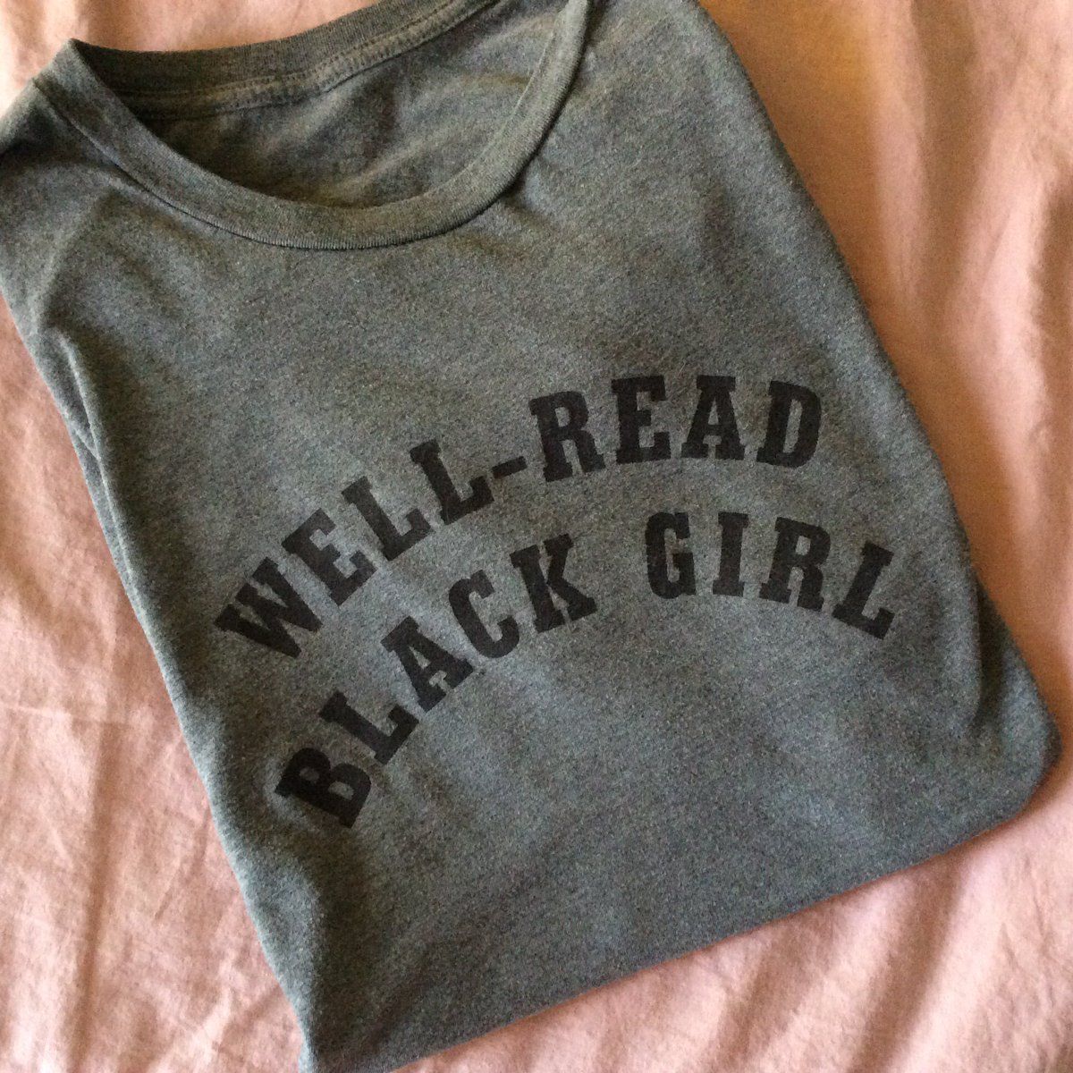 t-shirt day @Tin_House 🥰 📚🥰 #thww #wellreadblackgirl