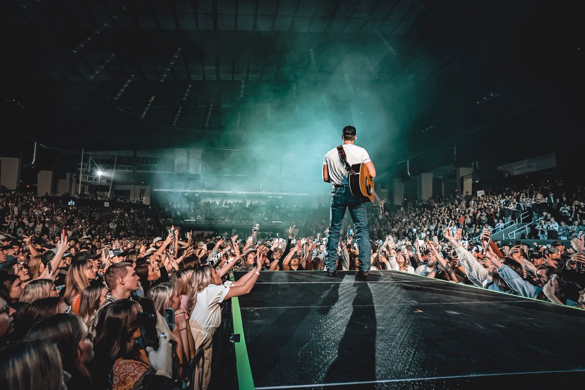ParkerMcCollum's tweet photo. Ralston, Nebraska was a fine time last night! https://t.co/wxHx4Ptt7t