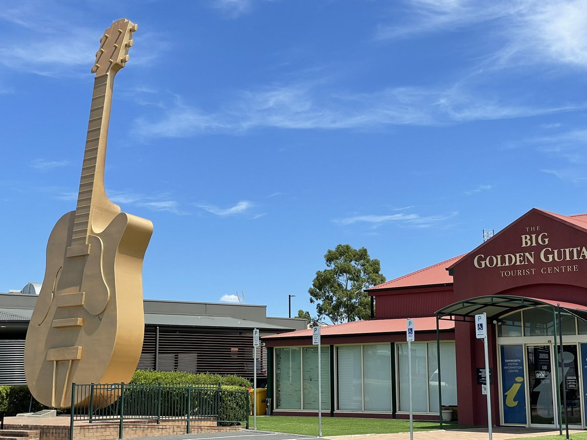 grande_oli's tweet photo. Guitar museum.  When in #tamworth… https://t.co/w5Xvq7Qfxf