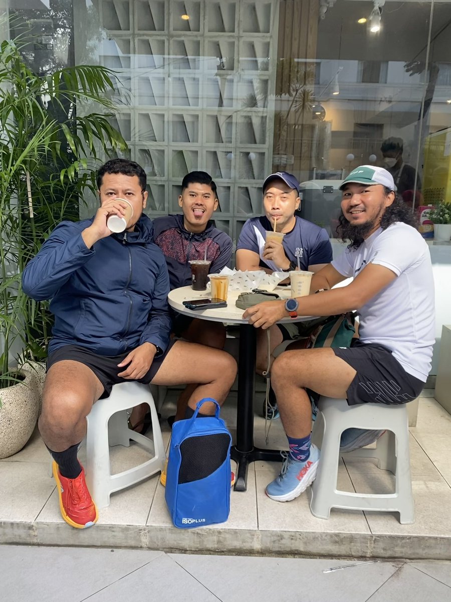 ikramwiese's tweet photo. kami sudah lari pagi ini ya βοΈβοΈ#tweetpenting https://t.co/iNhaShQjwU