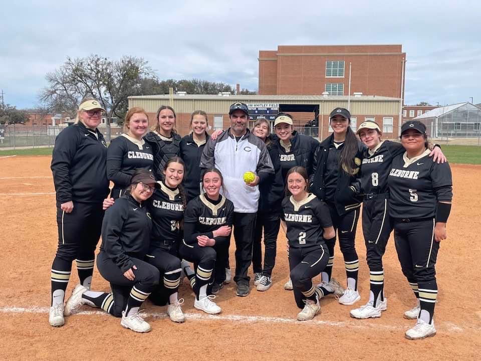 CTRsports's tweet photo. 🥎: The Cleburne Lady Jackets picked up two more wins today to not only start 7-0 on the season AND take 1st place at the Arlington Heights Tournament, but one of the wins was the 100th head coaching victory for Coach Troy Culwell. 👏👏 https://t.co/SItP9qMgLA