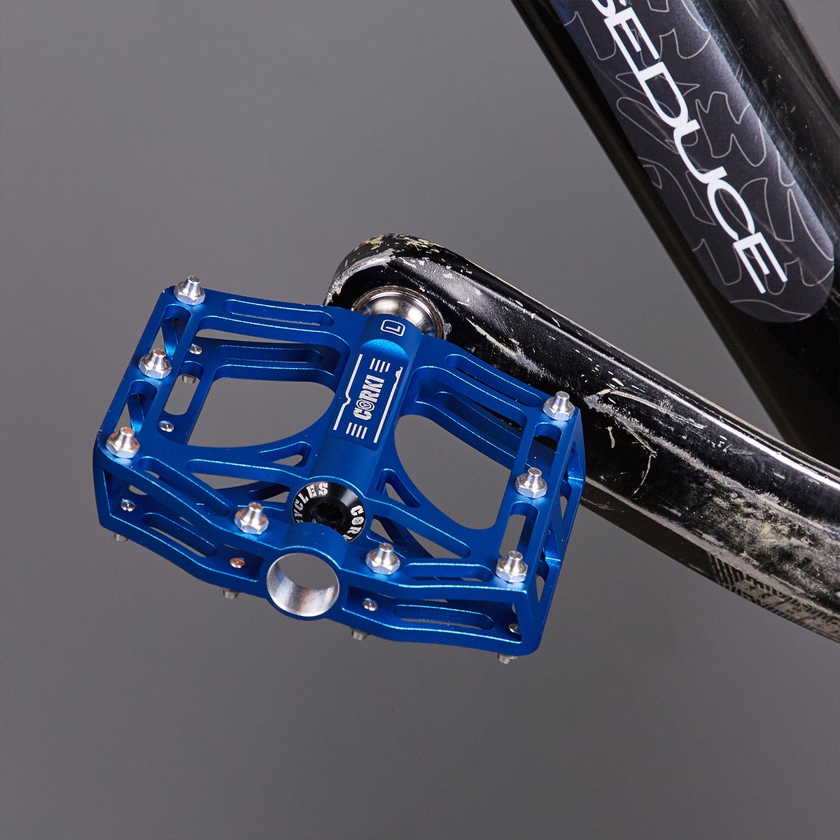 CorkiCycles's tweet photo. Beauty in the eyes of my bike 👌
Check out @Corkicycleco for components ⚙️
#Corkicycles #pedals #bikepedals #wheelset #wheel #ridehard #mtbphotos #mtbphotography #mtbmeme #mountainbiking #mtbtricks #dalesmtb #mtbadventure #mtbadventure https://t.co/RAfQsmrFAb