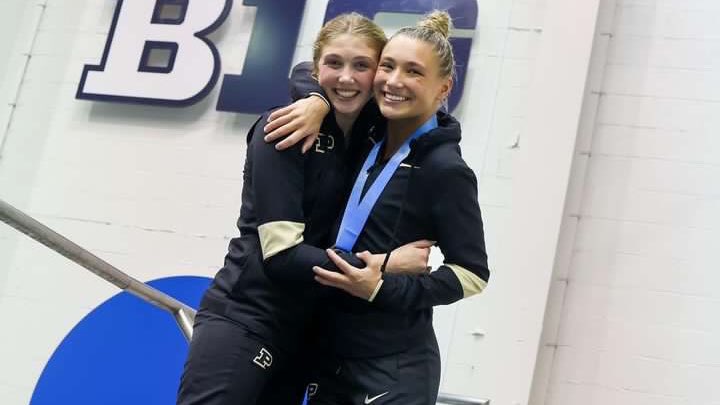 Big Ten Champion <a href="/mayceyvieta/">mayceyvieta</a>. Proud of you Maycey!! Photos by Joe Colon.

🚂 #BoilerUp x #GoldLivesHere 🥇
