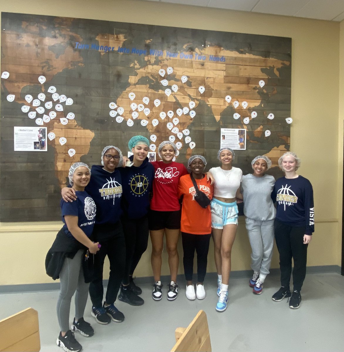 VistaGirls's tweet image. ⚡️What a great Saturday! A few of our Lady Thunder &amp;amp; their families/friends volunteered at Feed My Starving Children in Mesa helping to pack 108 boxes (23,328 meals) to feed 63 kids for a year! Awesome job to everyone! @fmsc_org #FMSC #CareandGiveBack #GoThunder⚡️