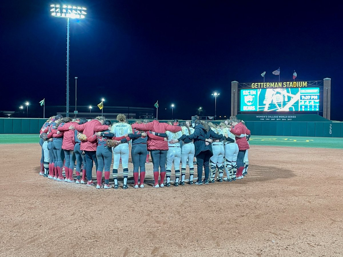 Army Softball tweet media