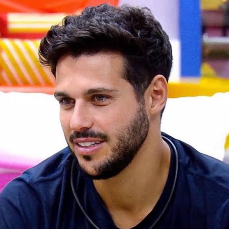 choquei's tweet photo. Rodrigo Mussi sobre Key dizer que já ficou com ele: “Acho falta de respeito sair falando publicamente coisas que duas pessoas fazem em um momento privado”. #BBB23 https://t.co/BptXZ3gULD