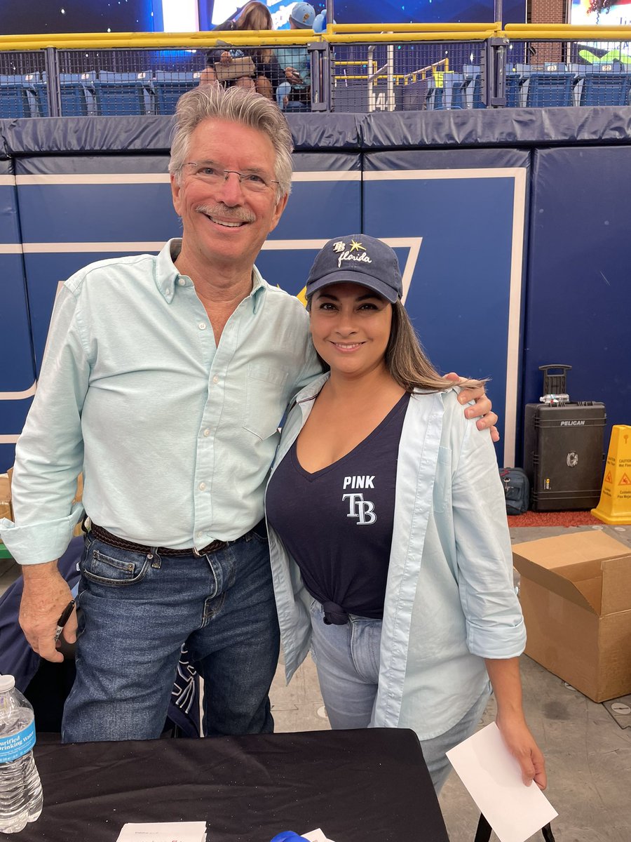 chavezc239's tweet photo. Fantastic fun @RaysBaseball Fan Fest. Enjoyed the @BallySportsFL 360 Video Experience. My highlight, being able to thank @PositionToWin for his brilliance 💙 #RaysUp https://t.co/6LkZBFsw2q