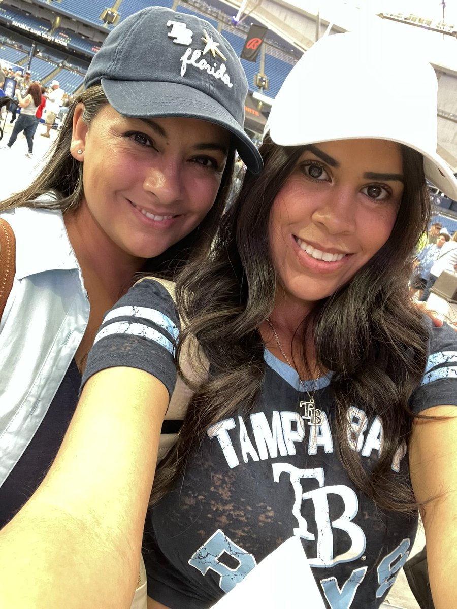chavezc239's tweet photo. Fantastic fun @RaysBaseball Fan Fest. Enjoyed the @BallySportsFL 360 Video Experience. My highlight, being able to thank @PositionToWin for his brilliance 💙 #RaysUp https://t.co/6LkZBFsw2q