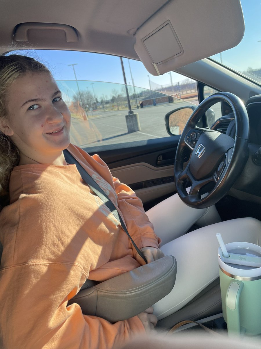 Julie Holt tweet media