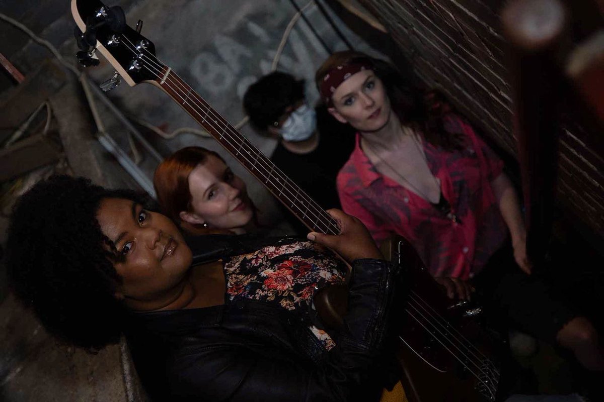 Fun on set!

#girllogic #girllogictheseries #girllogicseries #girllogicwebseries #webseries #comingsoon #toronto #girlband #rockband #rockandroll #music #rock #band