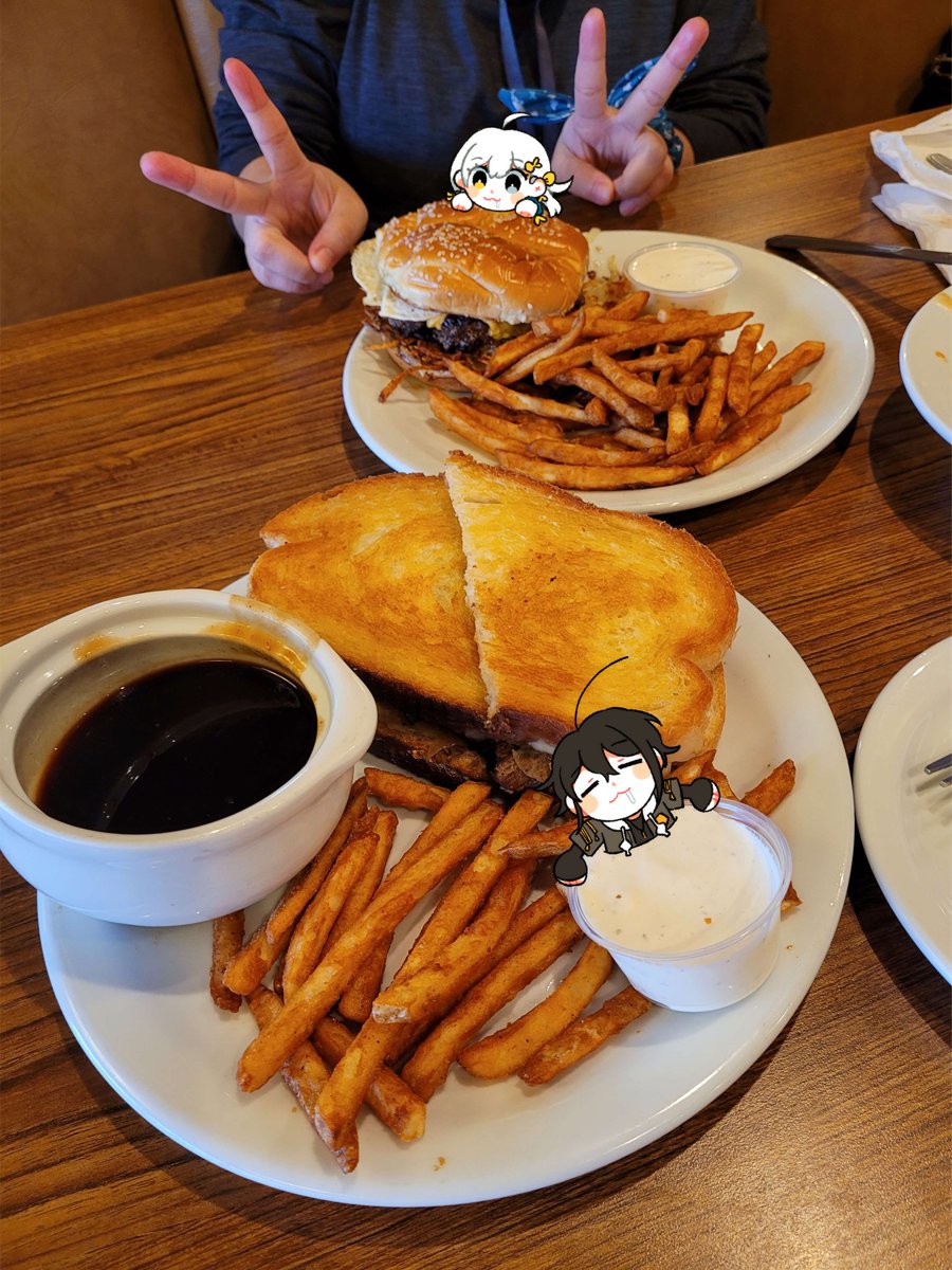 RyukiKore's tweet photo. Wait these are old but I forgot to upload these tuna talks: ohayocon edition! 🤪 #RyukiVT #drawNIX https://t.co/Hbbn0vO5YW