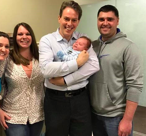 TheParryscope's tweet photo. Little Preston's parents certainly are thrilled with #Parryscope: More babies here: https://t.co/WGA79cK6M0 https://t.co/Il4b7naGw2