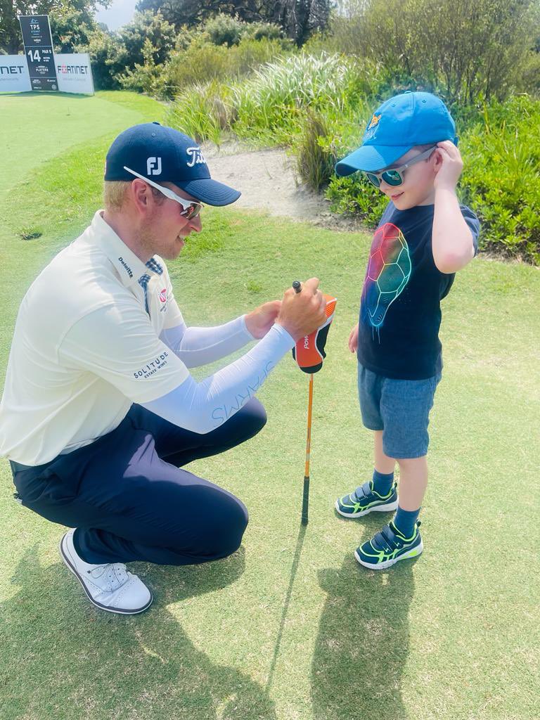 robertbyrneoz's tweet photo. Cracking day @bonniedoongc following @BlakeCollyer at the @PGAofAustralia @webex #TPSSydney series. Frankie even got to “caddy” for a while! 👏 https://t.co/dOrAPlJbkC