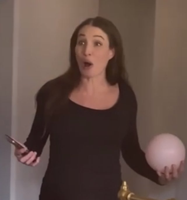 The Tea Sipper🧑🏻‍💼 tweet media