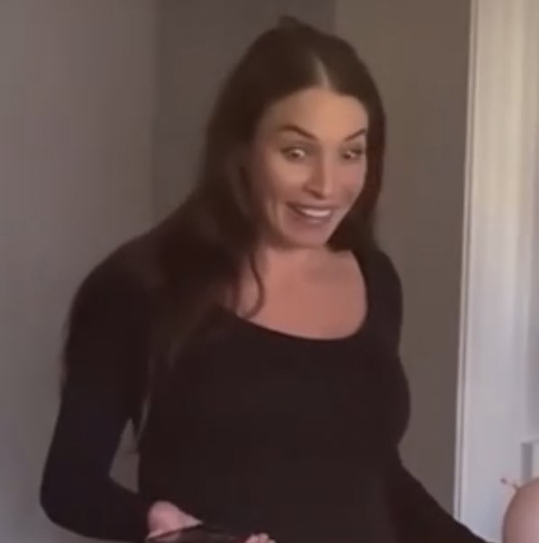 The Tea Sipper🧑🏻‍💼 tweet media