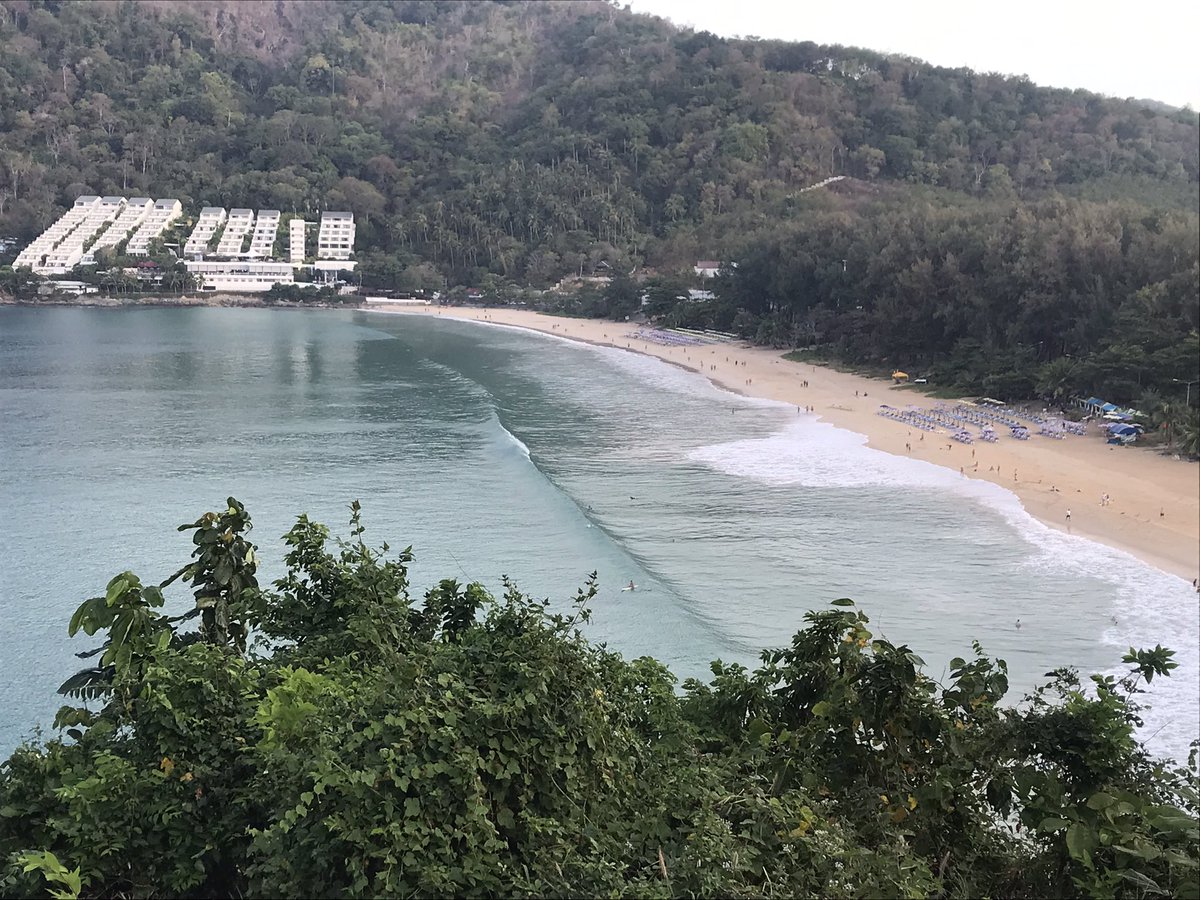 MikoinB's tweet photo. 今朝のNai-harn beach
結構波ありました🌊 https://t.co/Mdl5I0kGe1