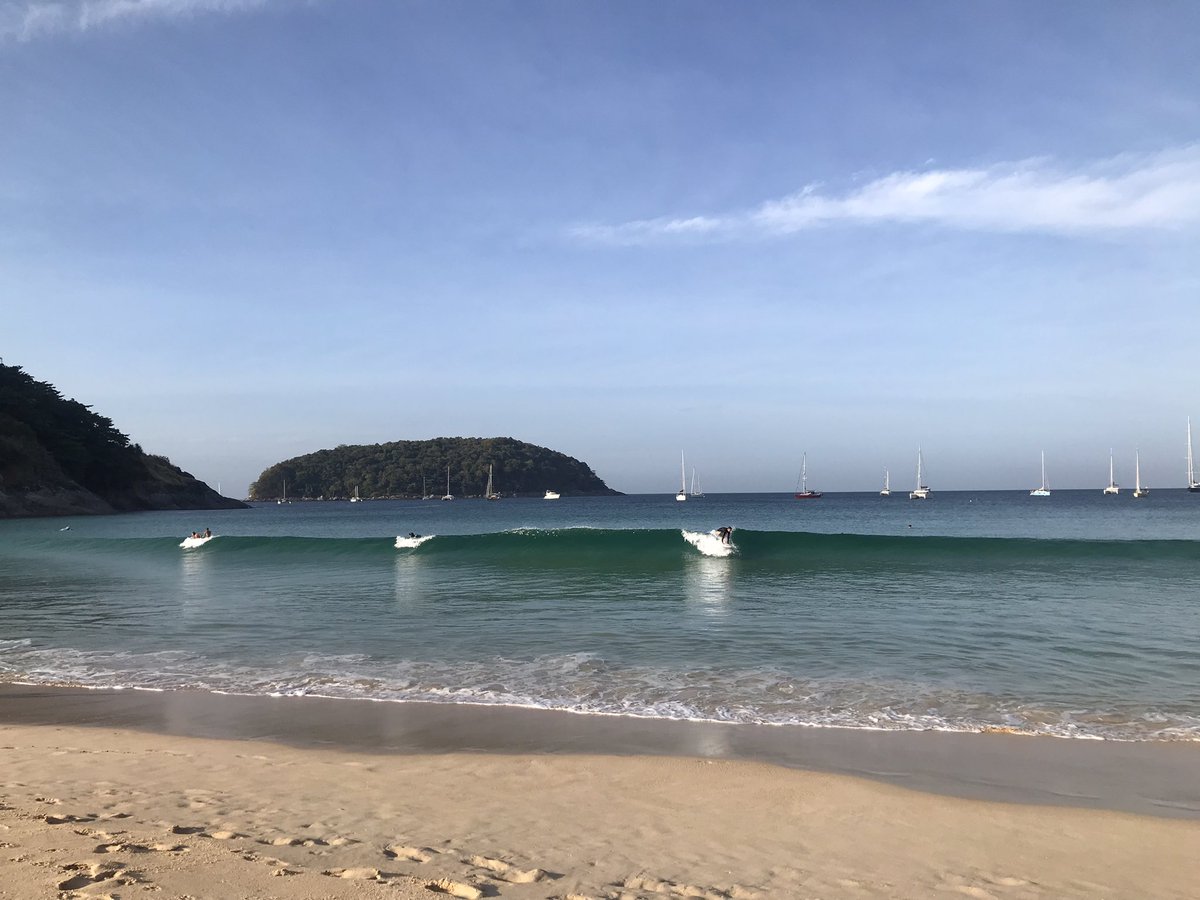 MikoinB's tweet photo. 今朝のNai-harn beach
結構波ありました🌊 https://t.co/Mdl5I0kGe1
