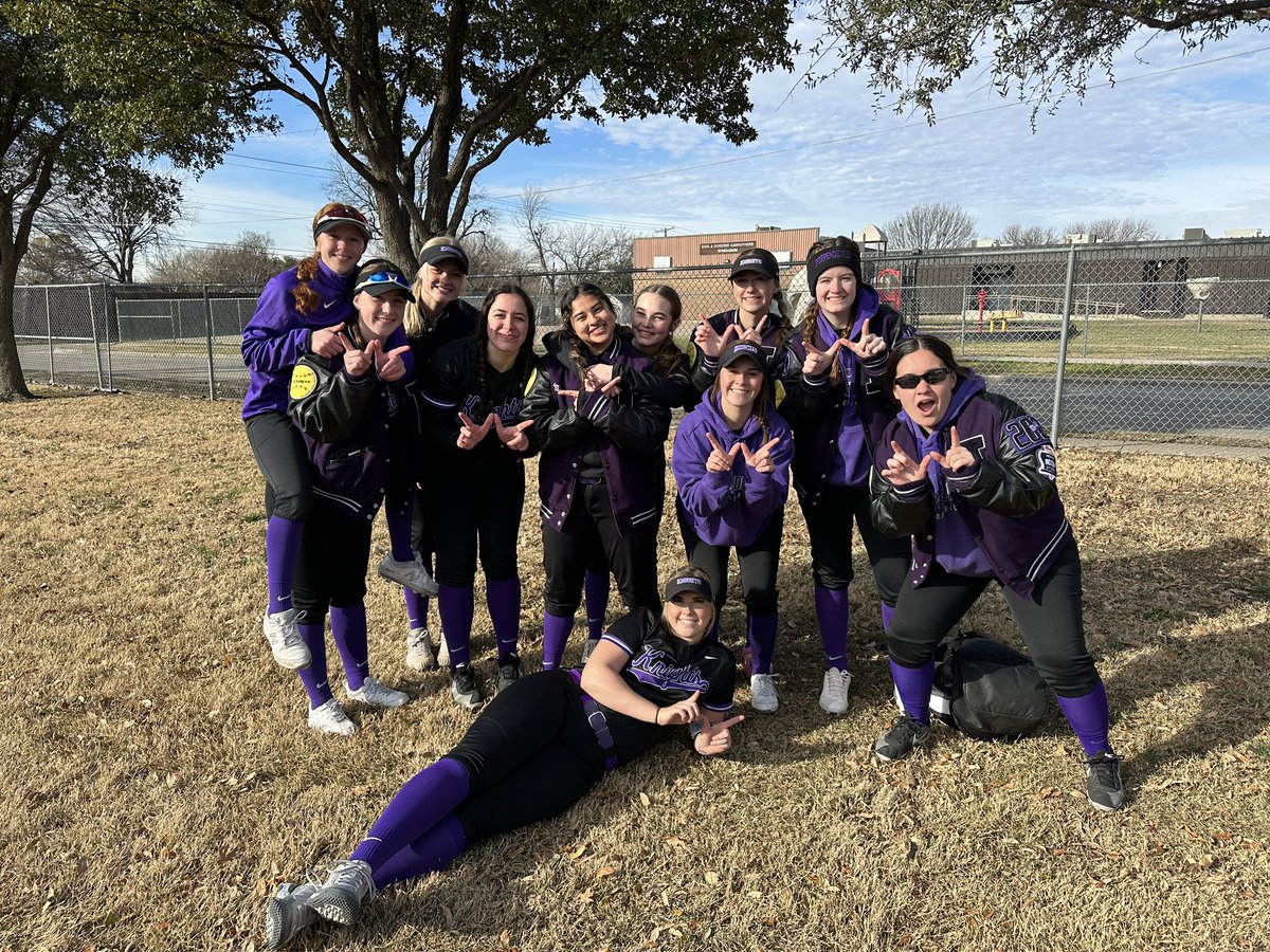 IndyKnightsSB's tweet photo. Knights softball closing out the Tournament of Champions with some hardware! Clean sweep on day 3 these girls mean business!!💜💣 https://t.co/mXmgzZKa7y