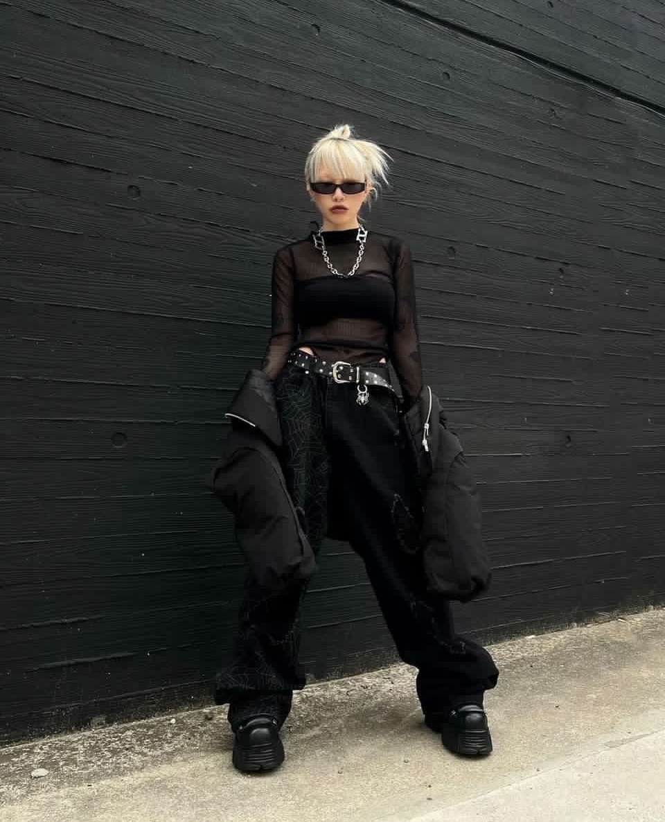 disturbiaco's tweet photo. Is this what you want? π«
https://t.co/FxFqdF1F0w
πΈ@eunxx__
#disturbiaclothing #disturbiacommunity #altfashion #spookyfashion #darkfashion #hauntedstyle https://t.co/aunosXt6iK