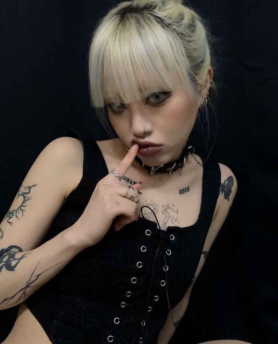 disturbiaco's tweet photo. Is this what you want? π«
https://t.co/FxFqdF1F0w
πΈ@eunxx__
#disturbiaclothing #disturbiacommunity #altfashion #spookyfashion #darkfashion #hauntedstyle https://t.co/aunosXt6iK