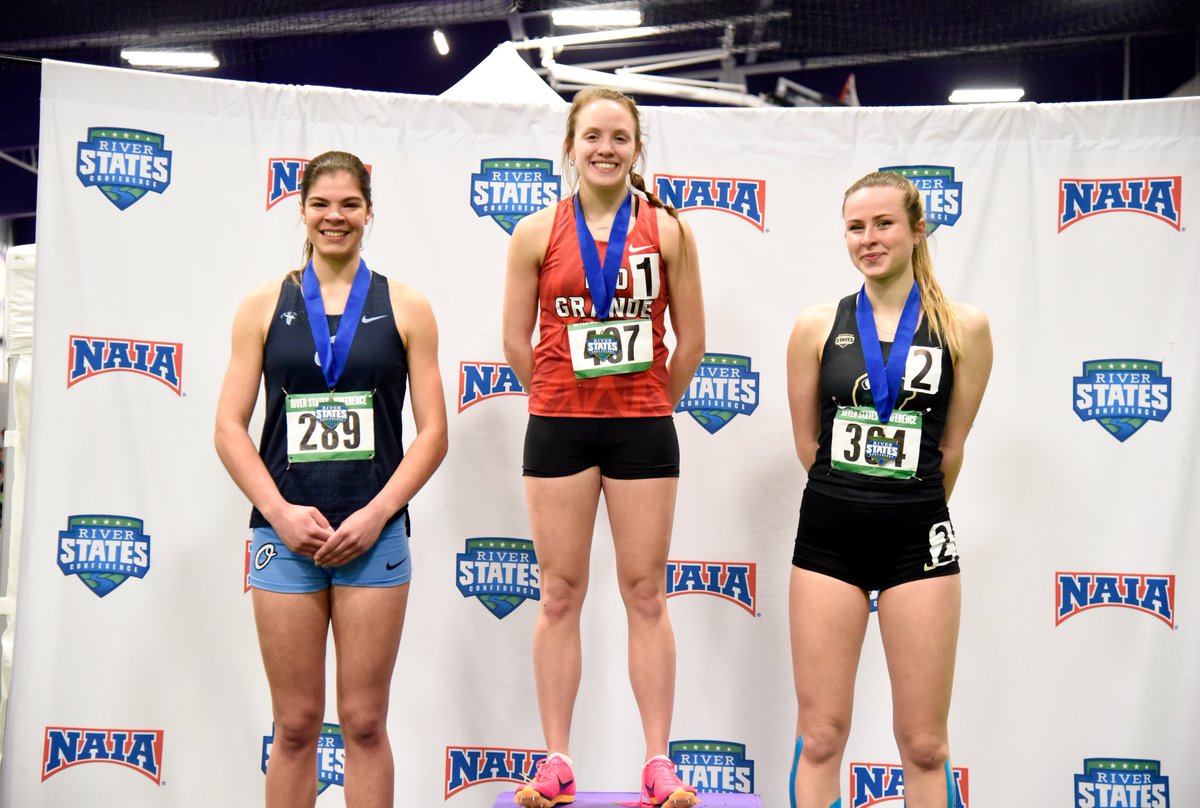 RiverStatesConf's tweet photo. #RSCTrack -- Women's 600m

1. Jayden Roach (RIO) 1:38.62
2. Reagan Heldt (OAK) 1:40.65
3. Jana Schmid (PPU) 1:41.98

#RSC #NAIA https://t.co/rBFL0O0qMG