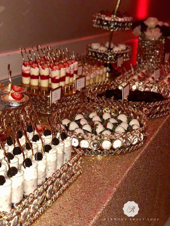 ALLHER0's tweet photo. ,🌹' – 𝐃oces.

Teremos, assim como no banquete, uma grande variedade de doces para os amantes daqui! https://t.co/JRNnNn64pg