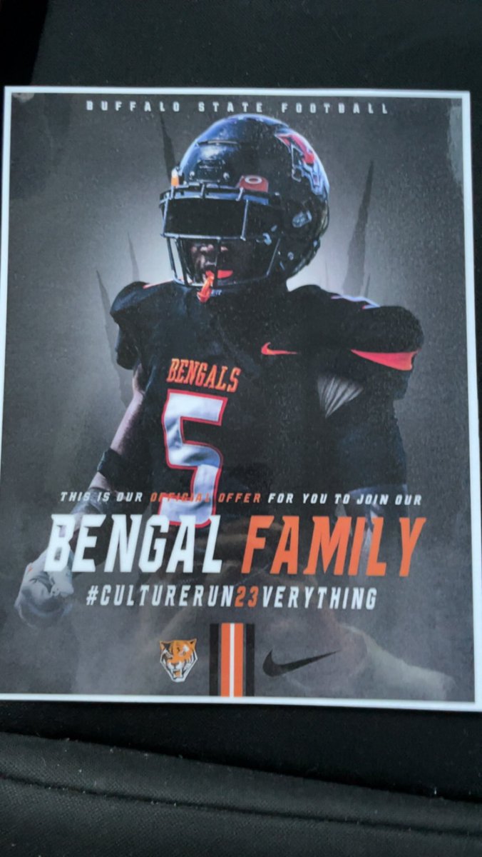TylerMurphyy15's tweet photo. After an amazing talk with @FB_Coach_Morgan, I am blessed to recieve my 2nd division 3 offer from @BuffStateFB. @Coach_Nichols_ @TressorBaptiste @StJSeaFootball. https://t.co/AqAwQbUEzM