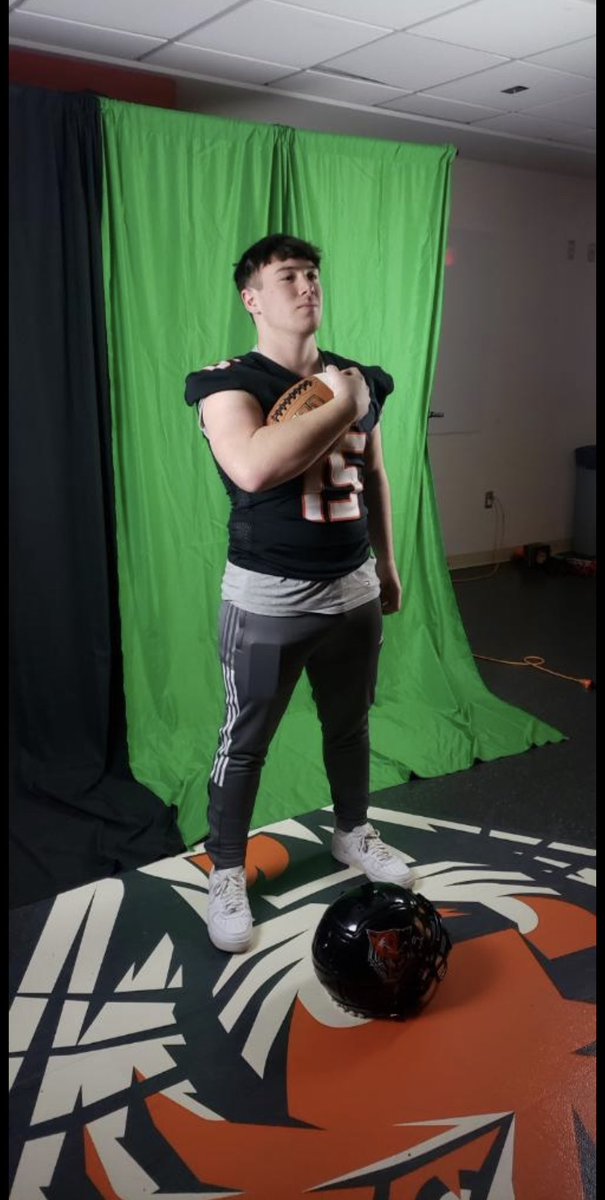 TylerMurphyy15's tweet photo. After an amazing talk with @FB_Coach_Morgan, I am blessed to recieve my 2nd division 3 offer from @BuffStateFB. @Coach_Nichols_ @TressorBaptiste @StJSeaFootball. https://t.co/AqAwQbUEzM