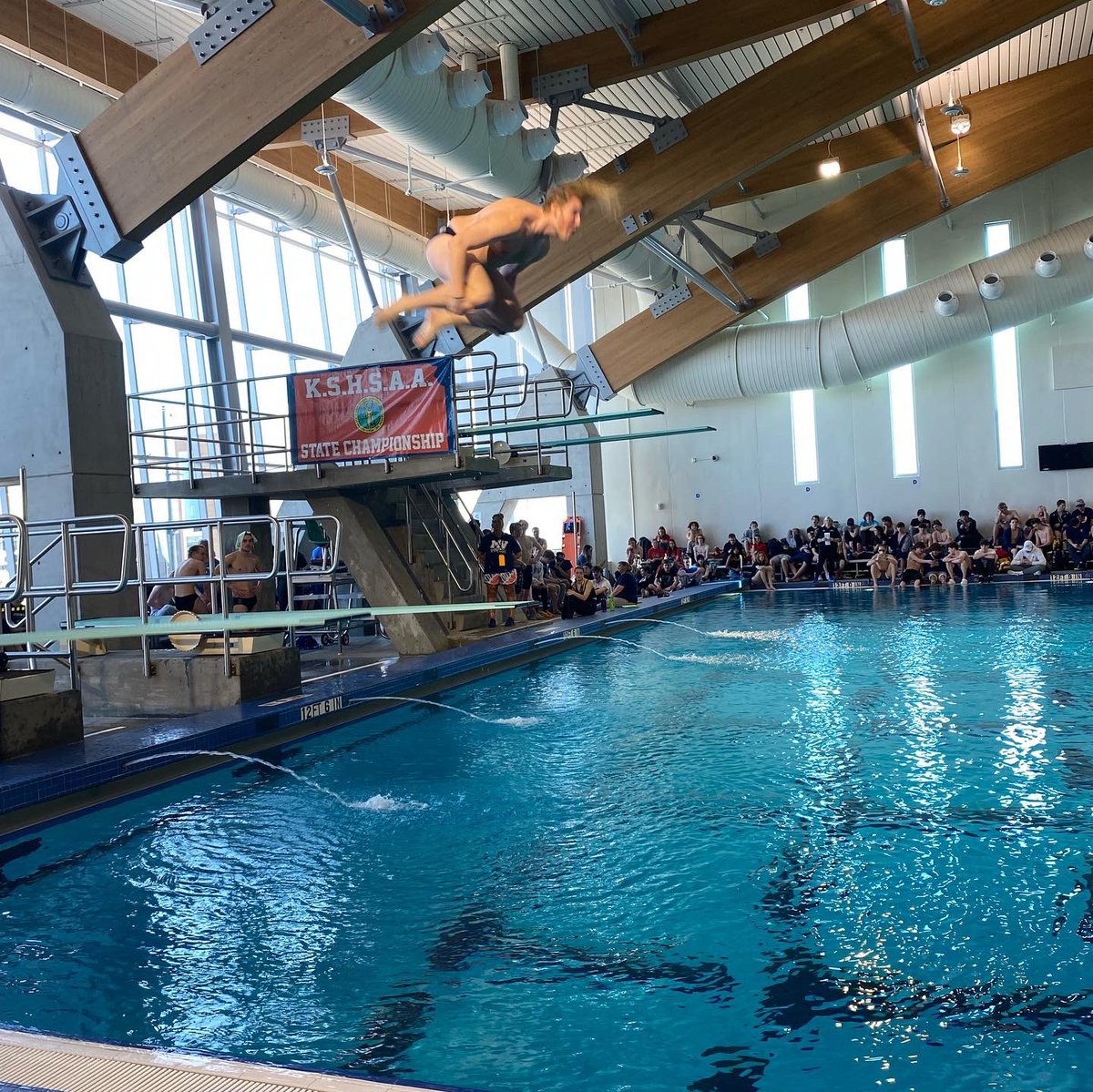Bryson Sanders ends his diving career with a 14th place finish at the 2023 KSHSAA State Championships