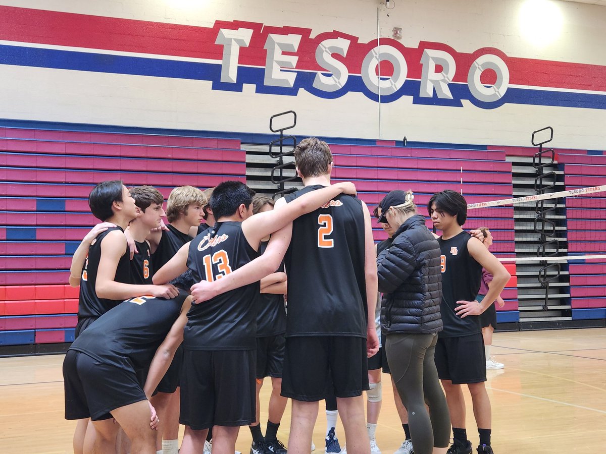 hbhsoilersvb's tweet photo. JV goes 3-0 in pool play at Tesoro JV Championships! First playoff match against Servite. Go Beach! https://t.co/kyA03VM9ZR