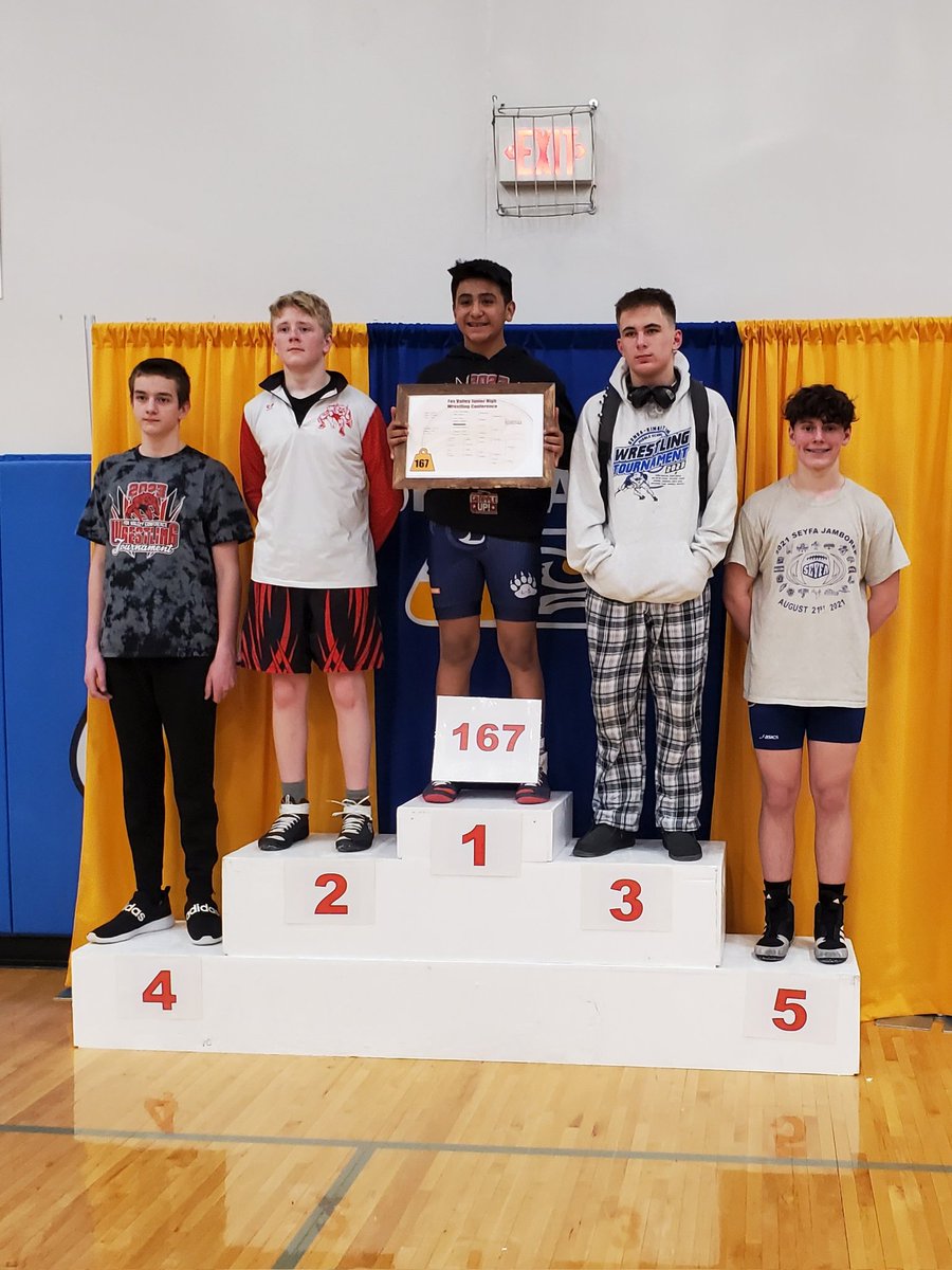 KellyShea45's tweet photo. Decent day on the mats for our Knights. Riley grabbed another 5th place, Team took 3rd out of 12 teams. Not to bad if I say so myself. #wrestling #wrestlingmom https://t.co/vtc5ZIRwgk