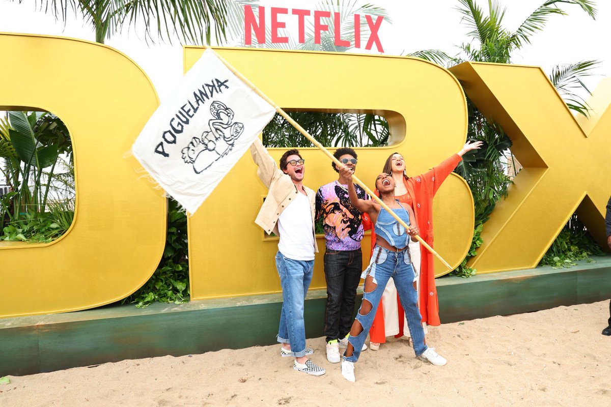 obxonnetflix's tweet photo. here to have a good time, all the time! #poguelandia https://t.co/h9UZ1lyVMK