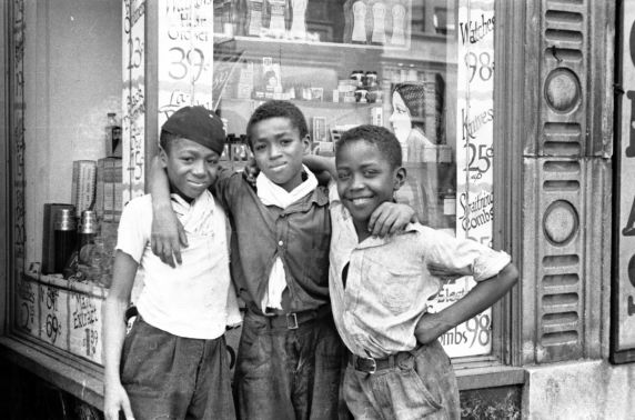 BYPDetroit's tweet photo. Black Bottom was the Black epicenter of Detroit during the Great Migration. Unfortunately, it eventually became victim of a toxic anti-Black bias in the city. Why? How? And what now? #BlackHistoryMonth

Read our piece published in partnership w/ @LetsDET 

https://t.co/uqgdhuXFXT https://t.co/zL874ldn6B